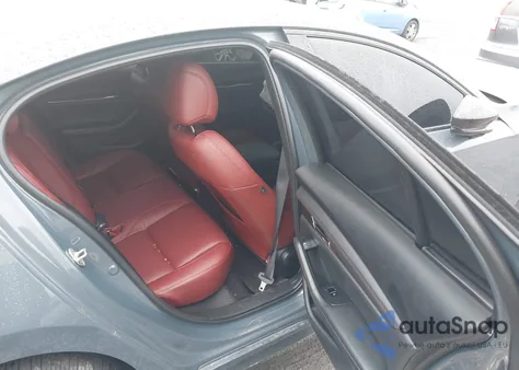 2024 Mazda 3 2.5 S Carbon Edition z USA, uszkodzony, nr VIN 3MZBPBCM8RM408395